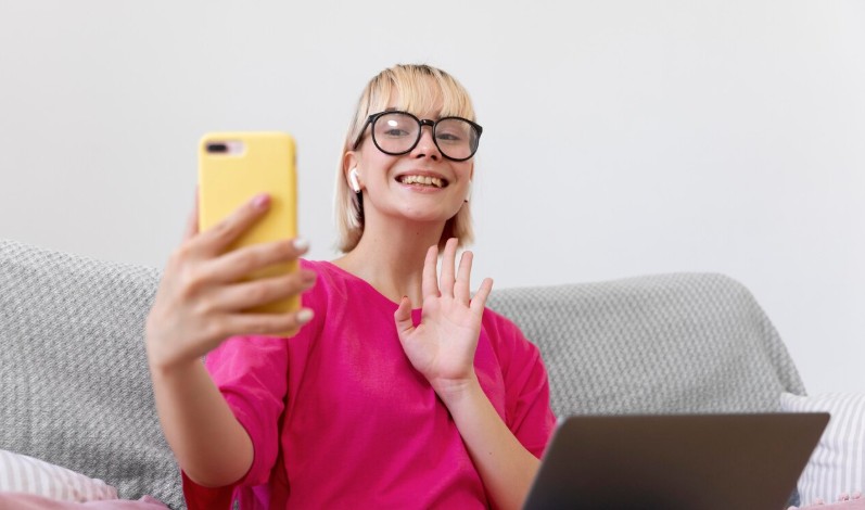 Pink-Video-Chat-Experience